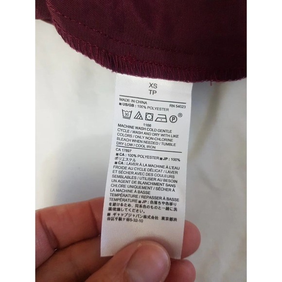 Banana Republic Womens Blouse Size XS Shiny Burgundy Sleeveless Dressy Top Night - Picture 11 of 12